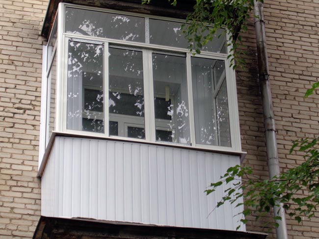 Остекление балкона в сталинке - сталинском доме Кубинка