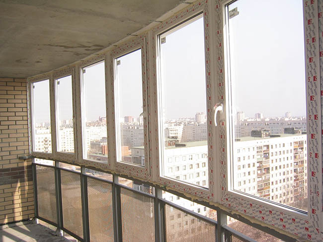 Недорогое остекление общего балкона Кубинка