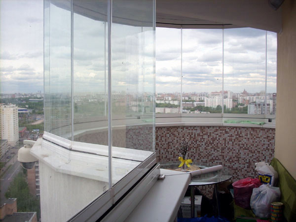 Остекление балконов: эркерных, круглых, закругленных Кубинка
